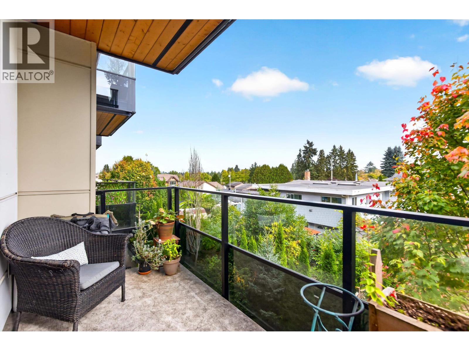 318 12320 222 Street Property Photo 9