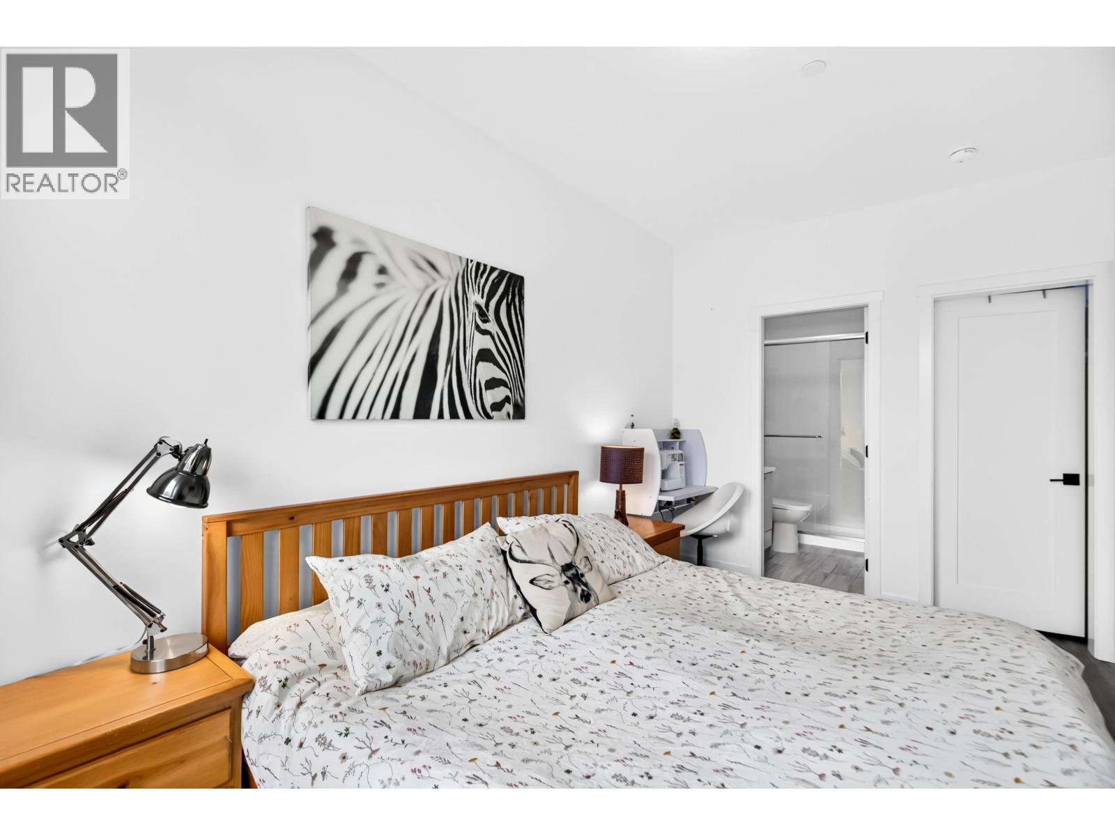 318 12320 222 Street Property Photo 15