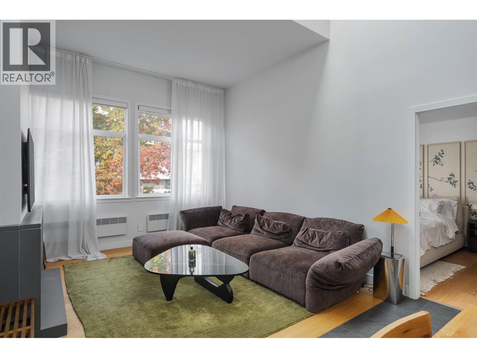 302 650 Moberly Road Property Photo 4