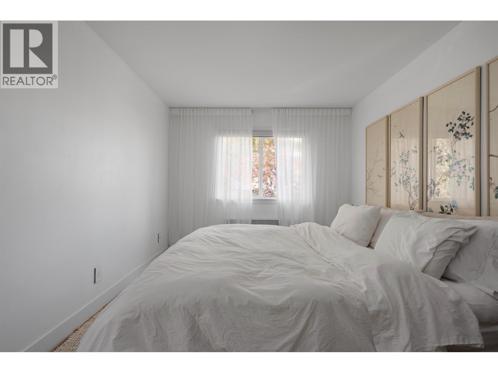 302 650 Moberly Road Property Photo 17