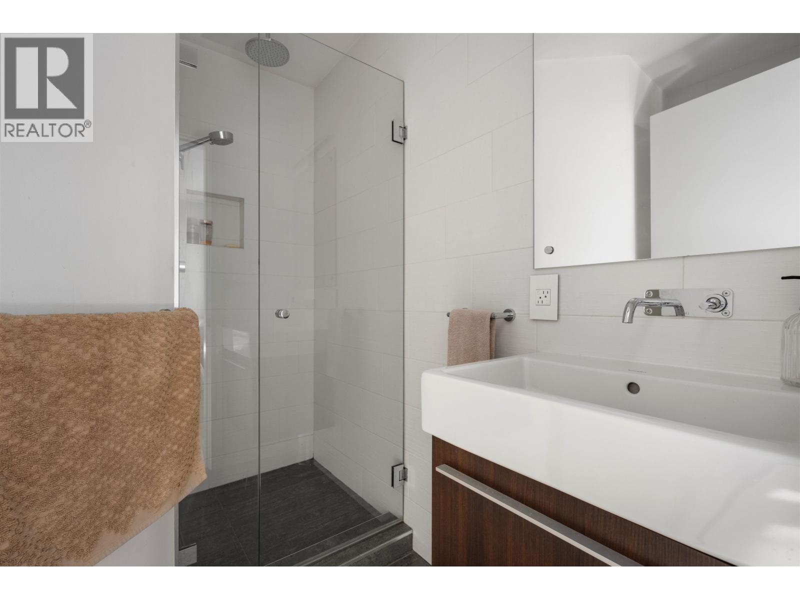 302 650 Moberly Road Property Photo 25