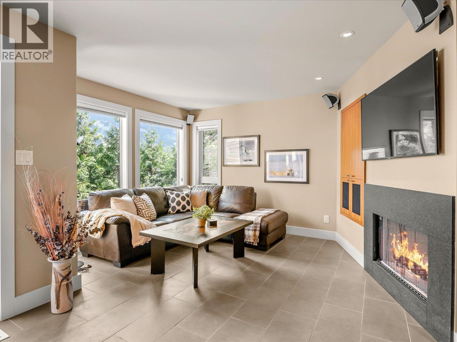 36 6125 Eagle Drive Property Photo 11