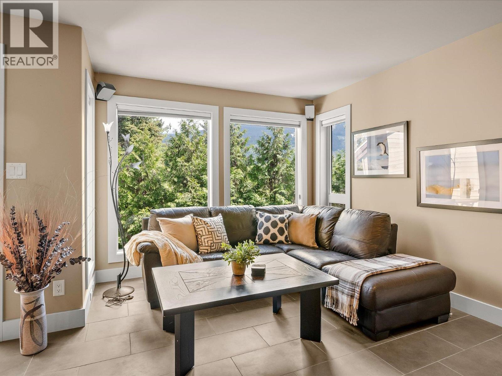 36 6125 Eagle Drive Property Photo 12