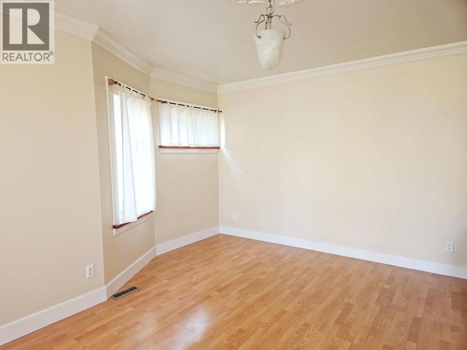2155 Graveley Street Property Photo 8