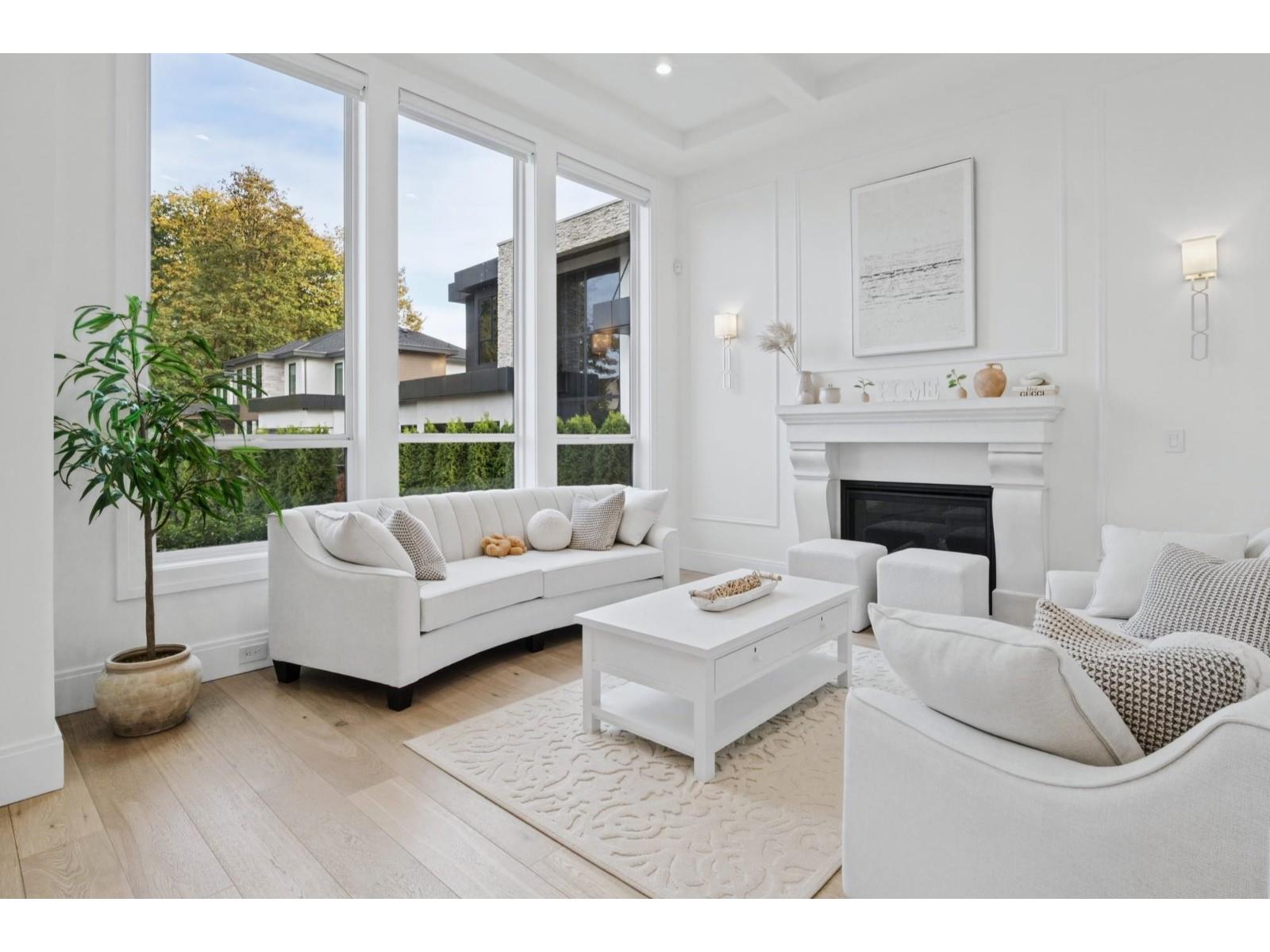 6135 152a Street Property Photo 3