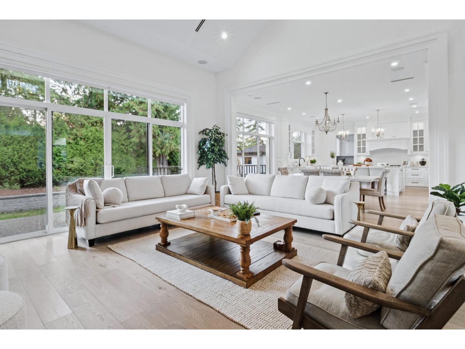 6135 152a Street Property Photo 12