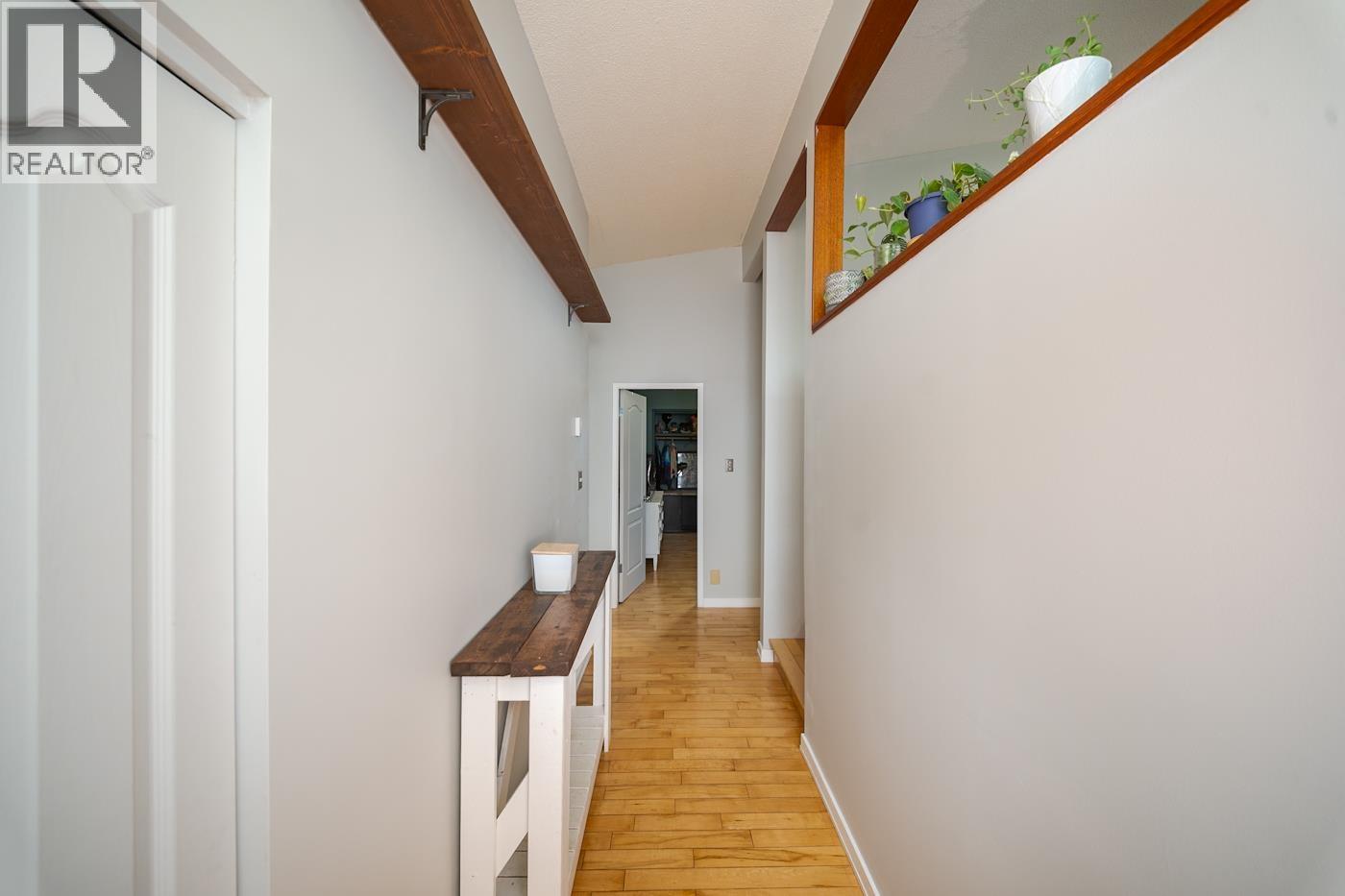 181 Gordon Crescent Property Photo 6