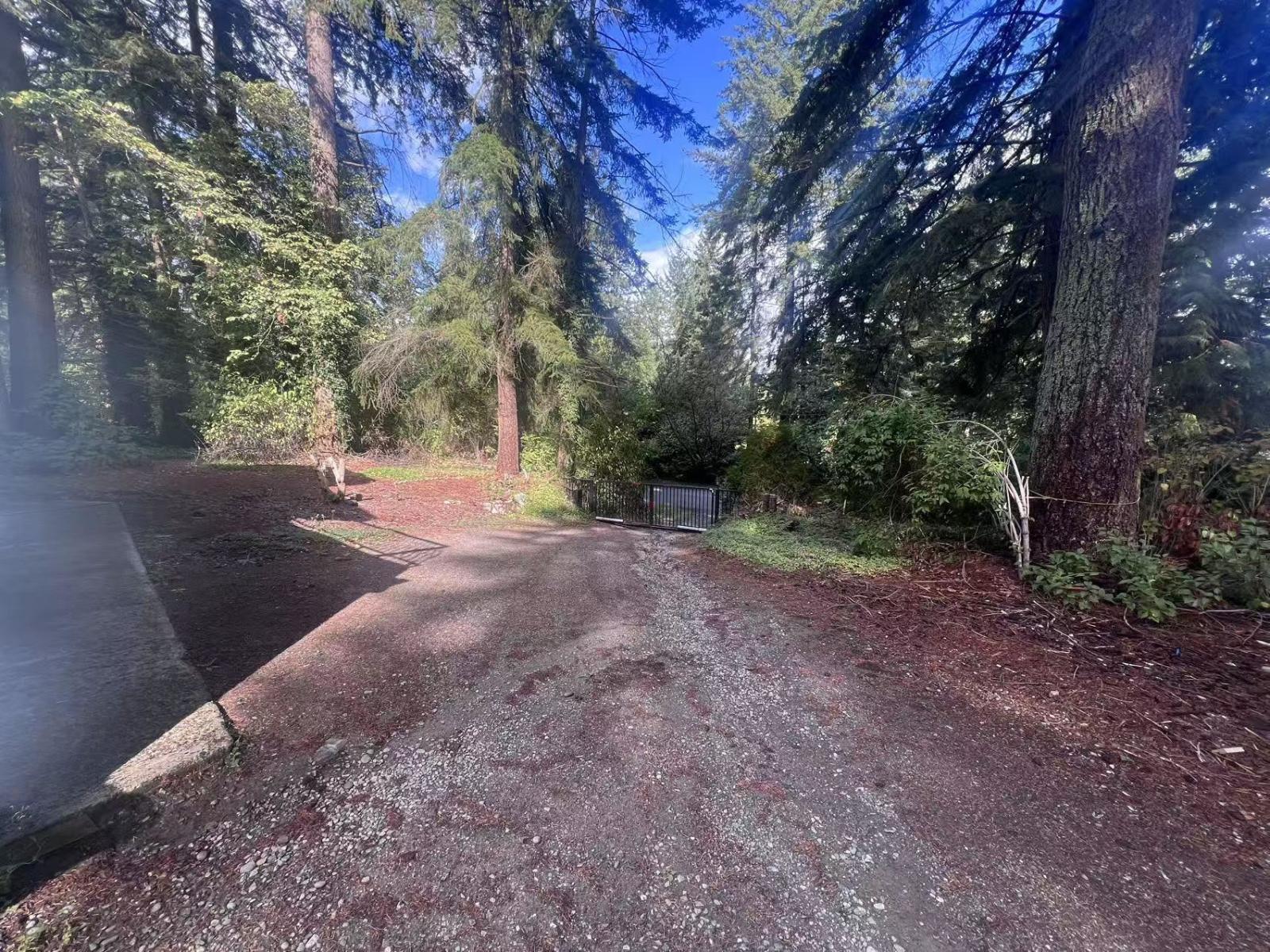 14340 28 Avenue Property Photo 4