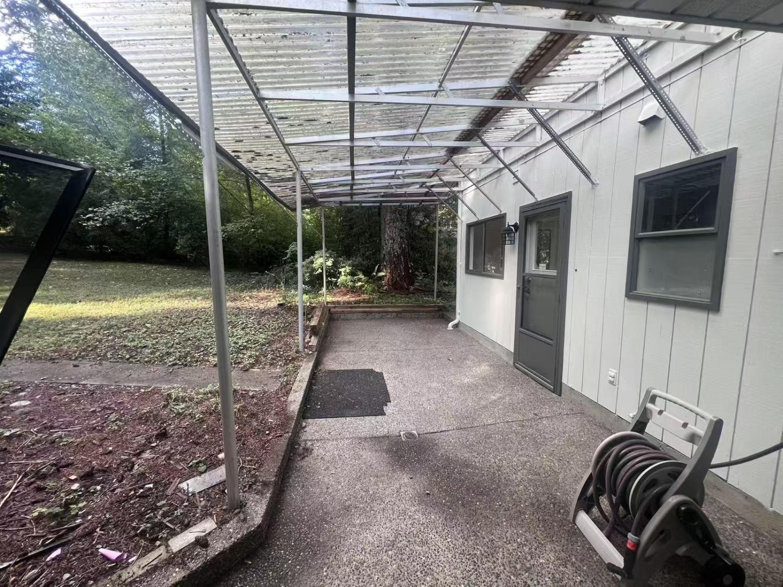 14340 28 Avenue Property Photo 14