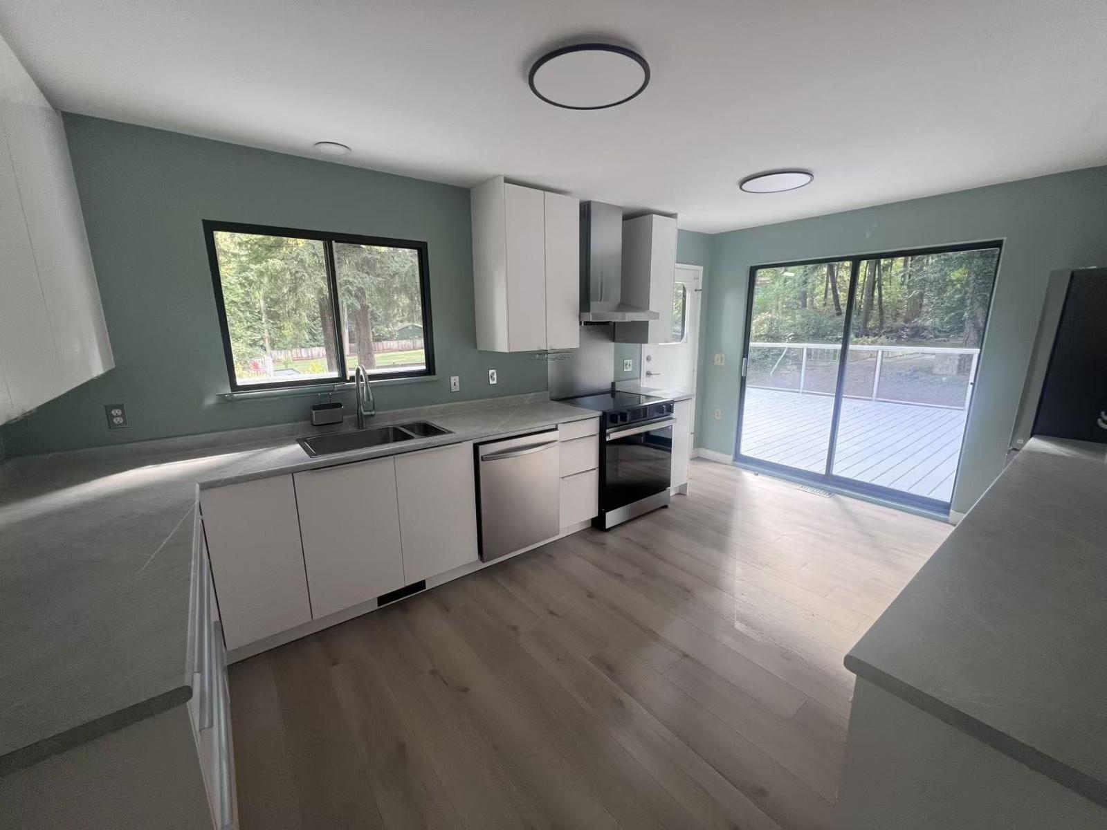 14340 28 Avenue Property Photo 18