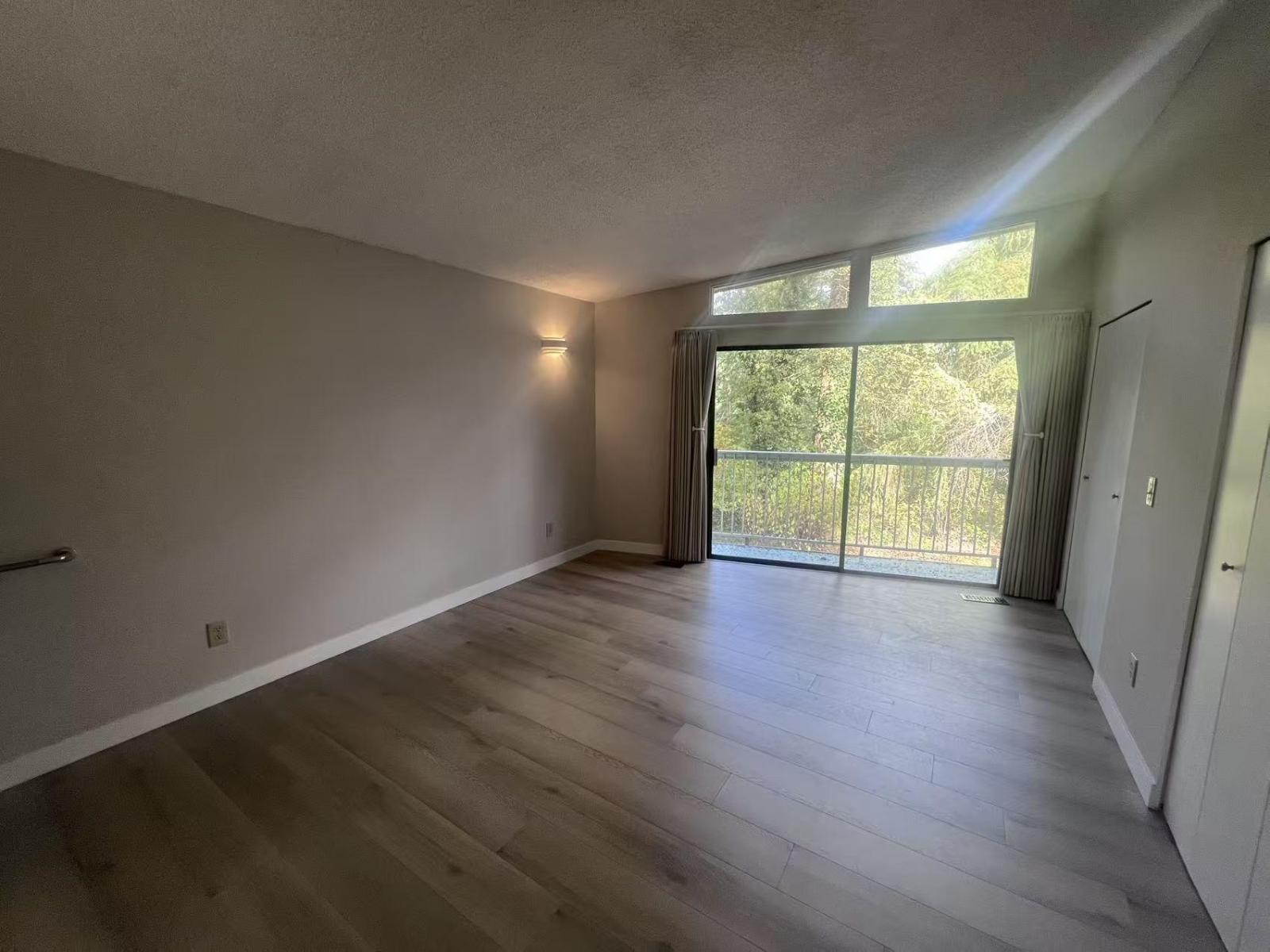 14340 28 Avenue Property Photo 21