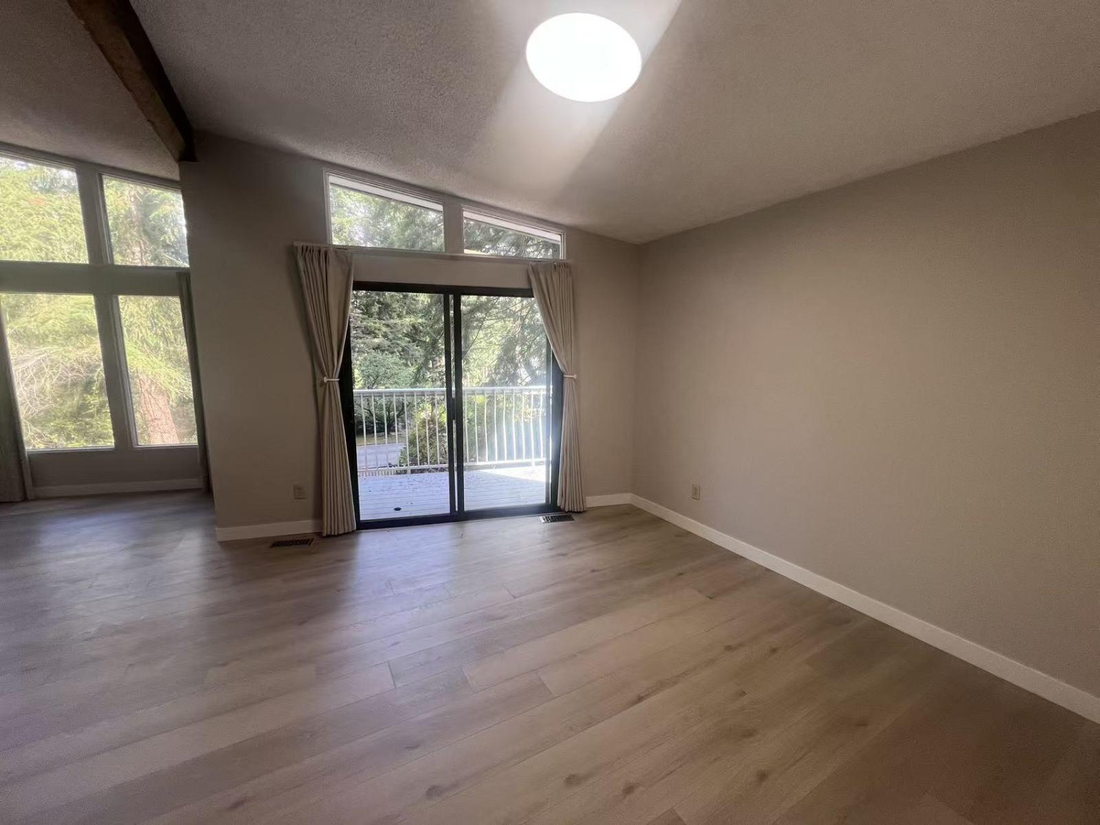 14340 28 Avenue Property Photo 22