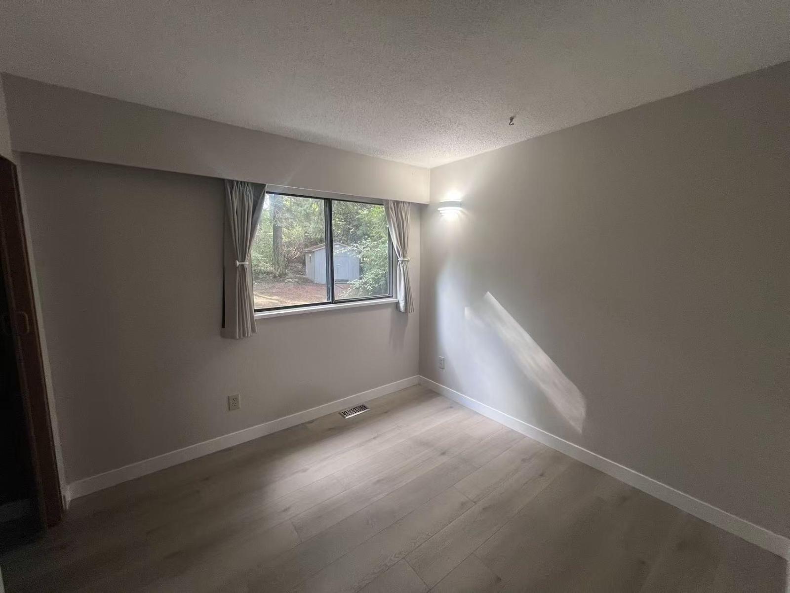 14340 28 Avenue Property Photo 32