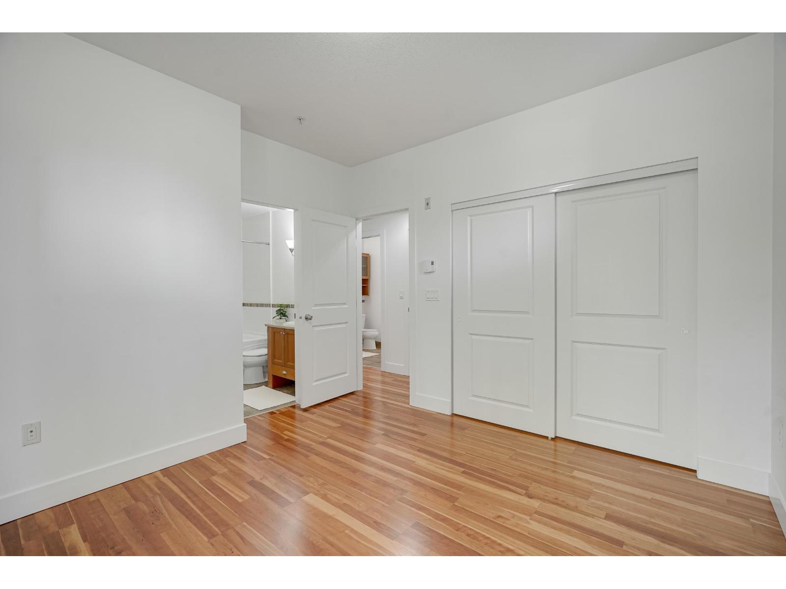 211 15350 16a Avenue Property Photo 13