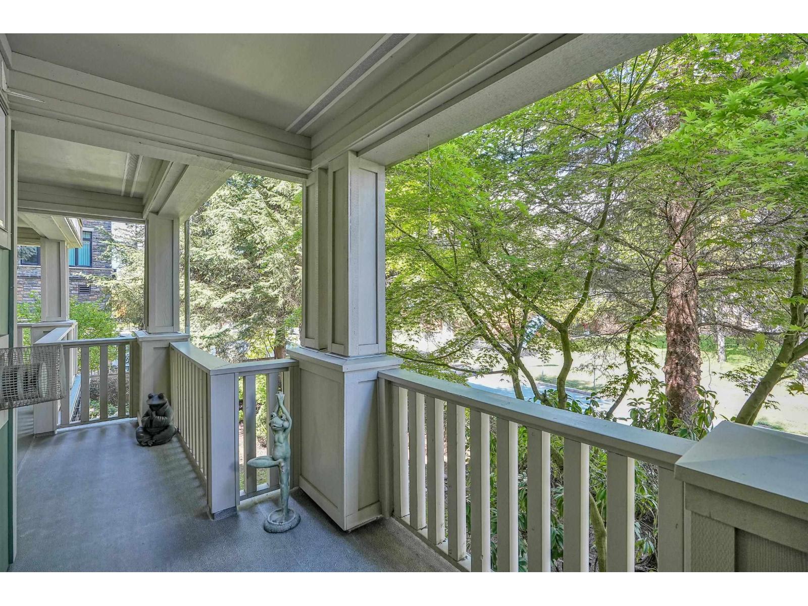 211 15350 16a Avenue Property Photo 18