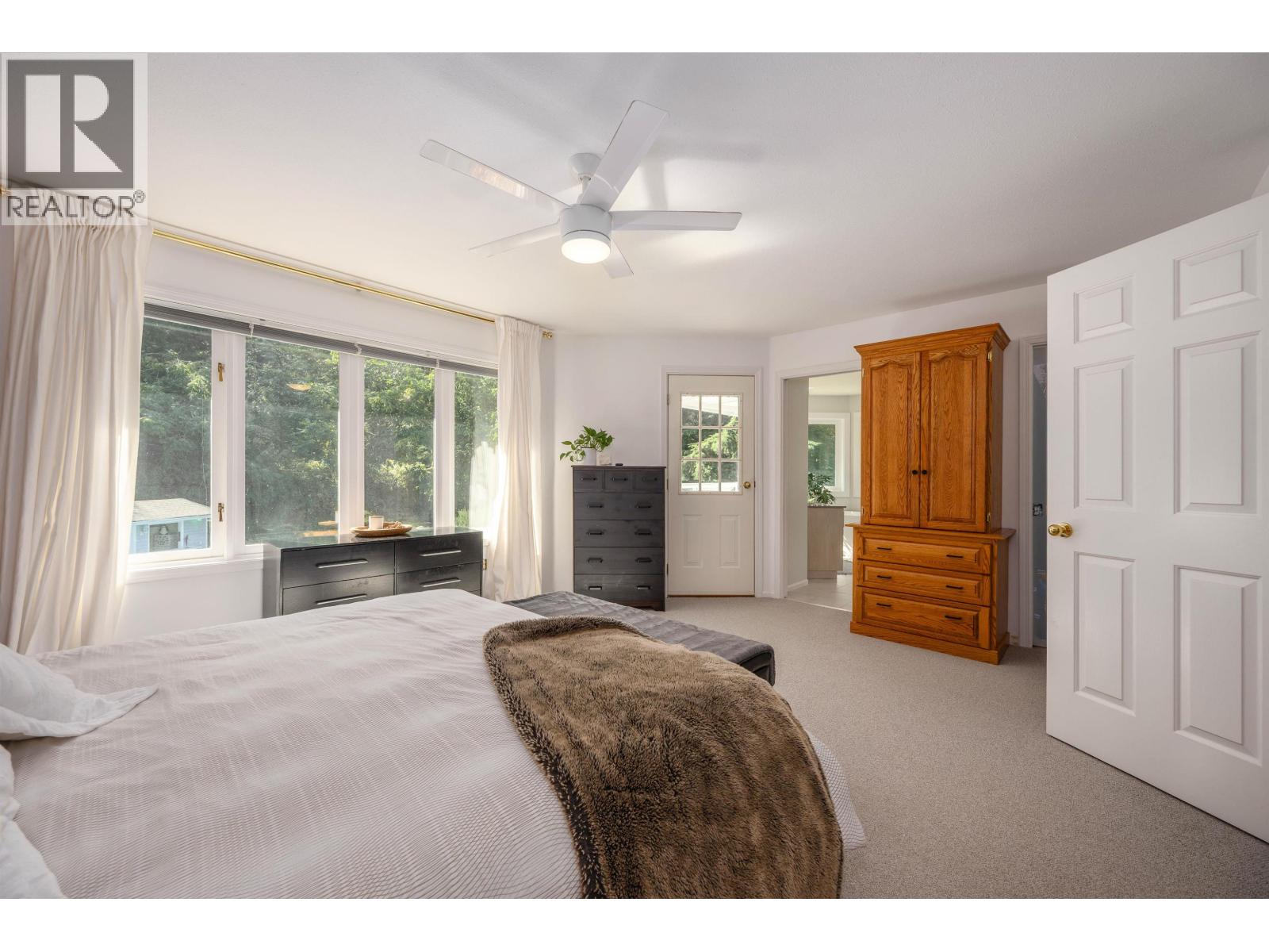 26070 116 Avenue Property Photo 14