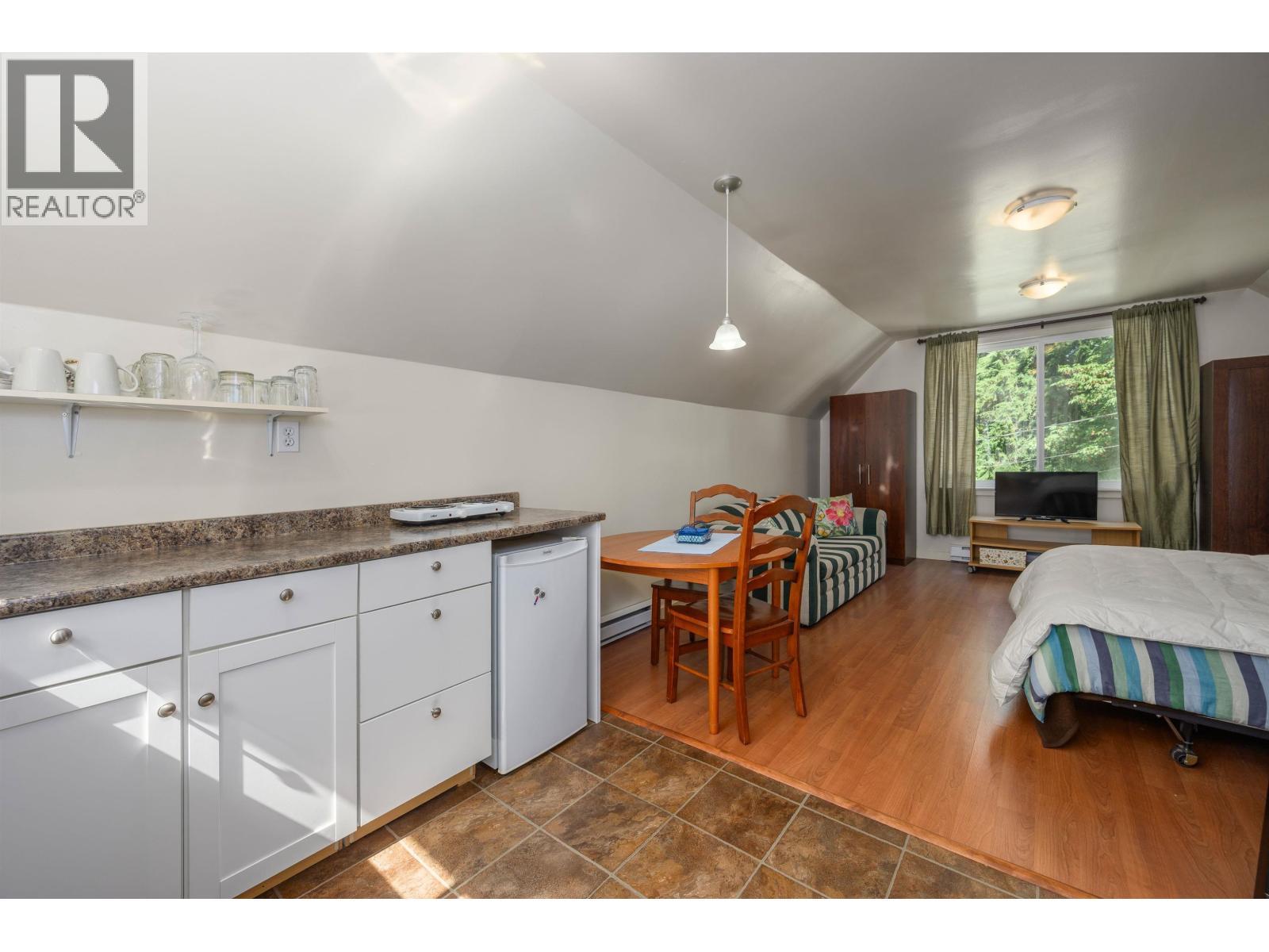 26070 116 Avenue Property Photo 33