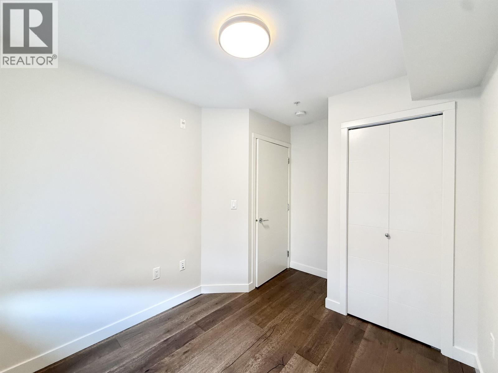 7923 Oak Street Property Photo 12