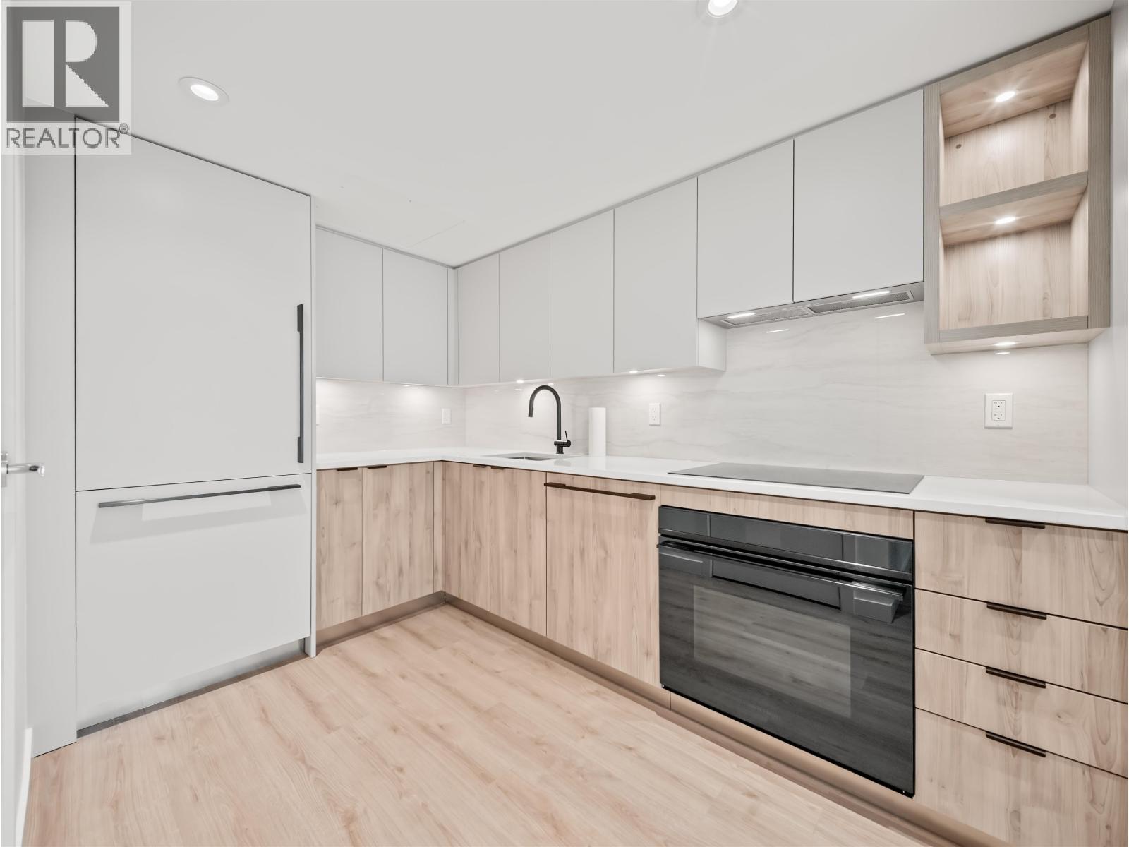 425 755 Harbourside Drive Property Photo 3