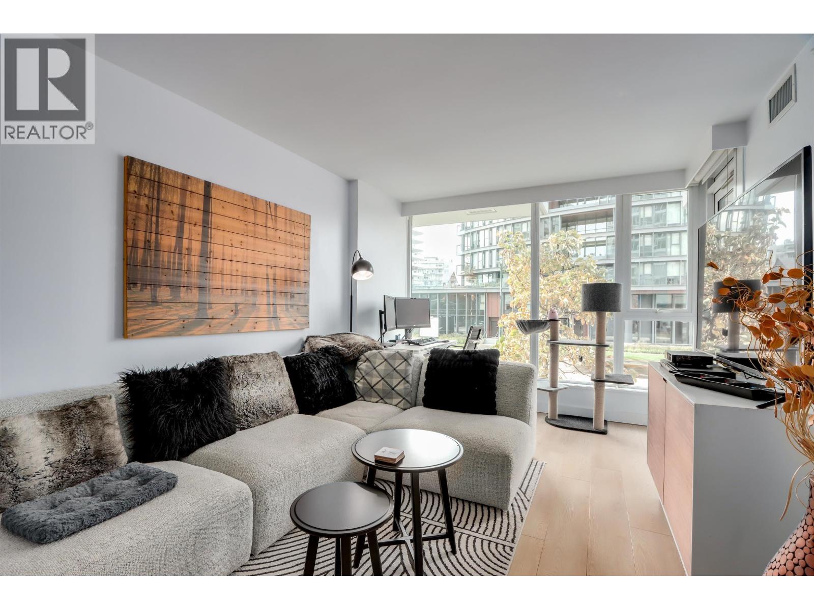207 1618 Quebec Street Property Photo 6