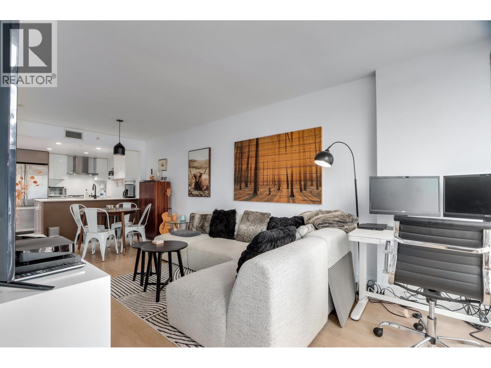 207 1618 Quebec Street Property Photo 8