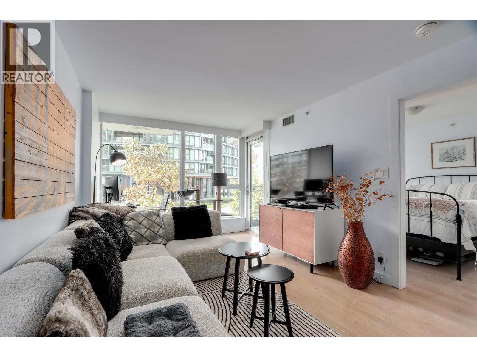 207 1618 Quebec Street Property Photo 10