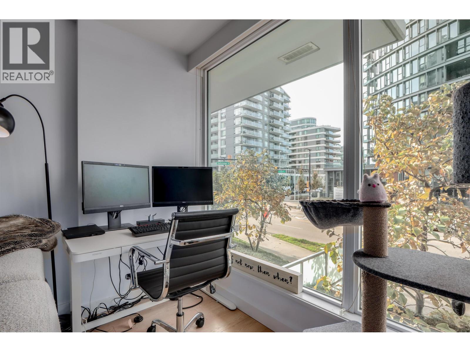 207 1618 Quebec Street Property Photo 11