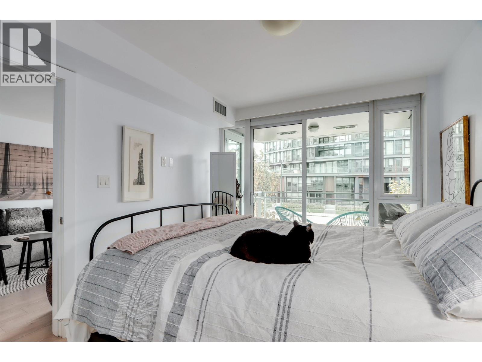 207 1618 Quebec Street Property Photo 12