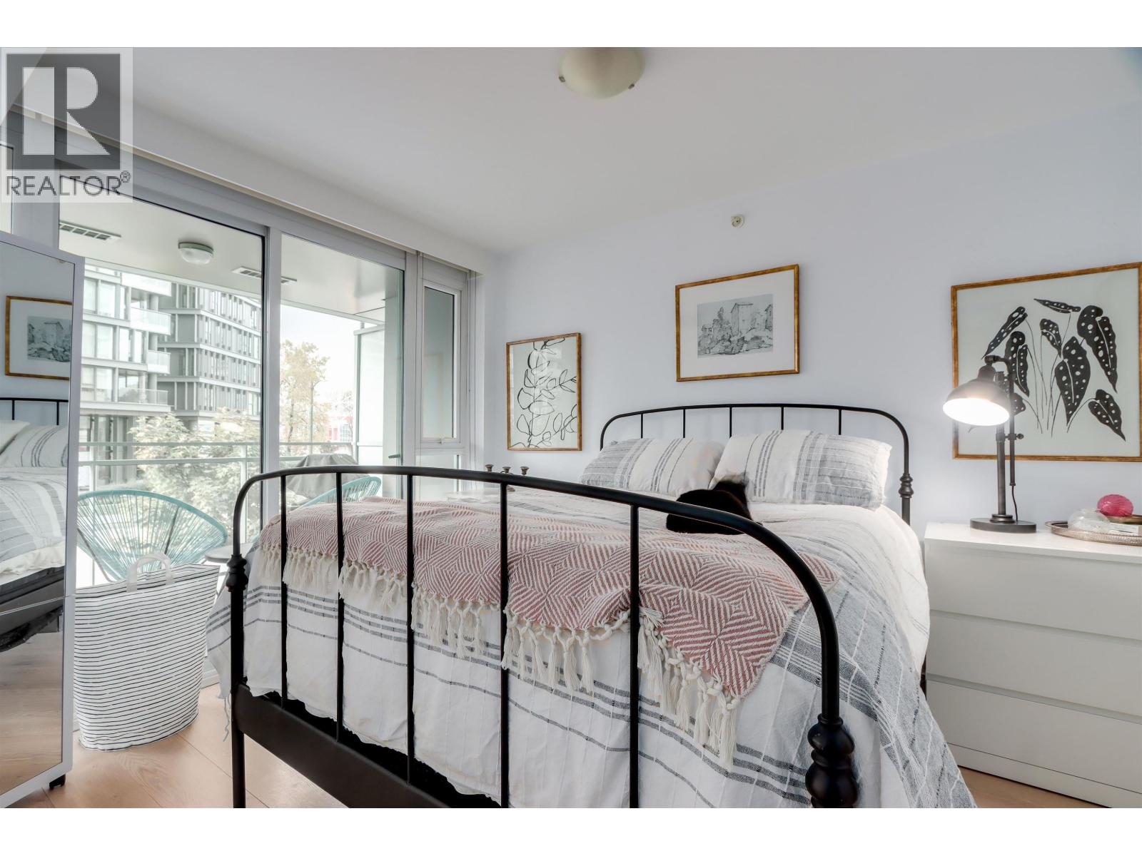 207 1618 Quebec Street Property Photo 13