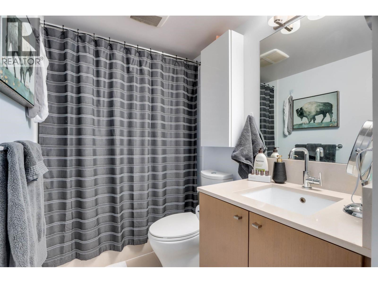 207 1618 Quebec Street Property Photo 14