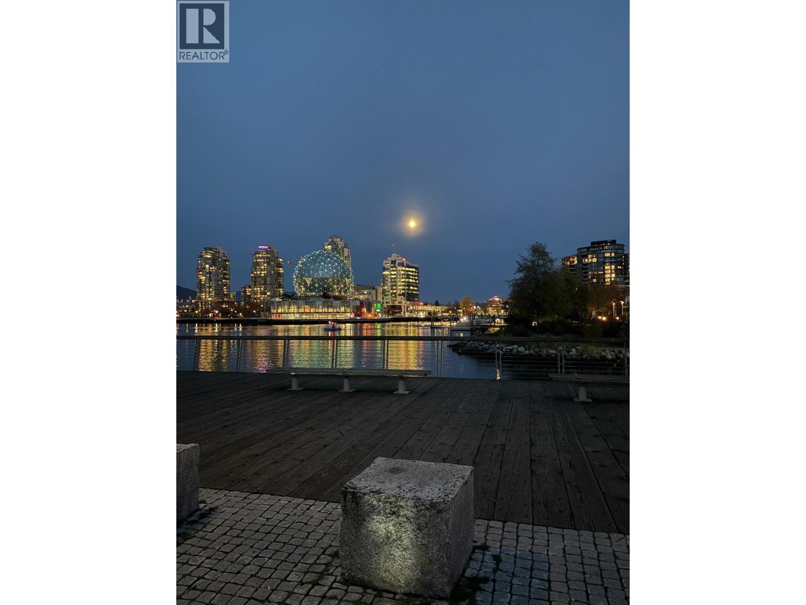 207 1618 Quebec Street Property Photo 24