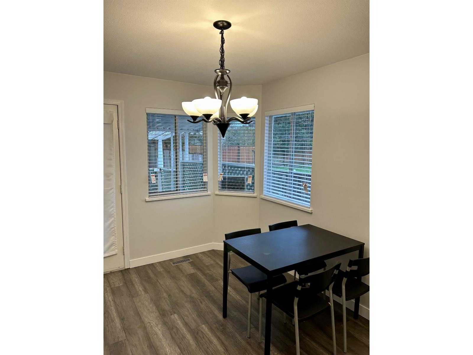 9419 159 Street Property Photo 6