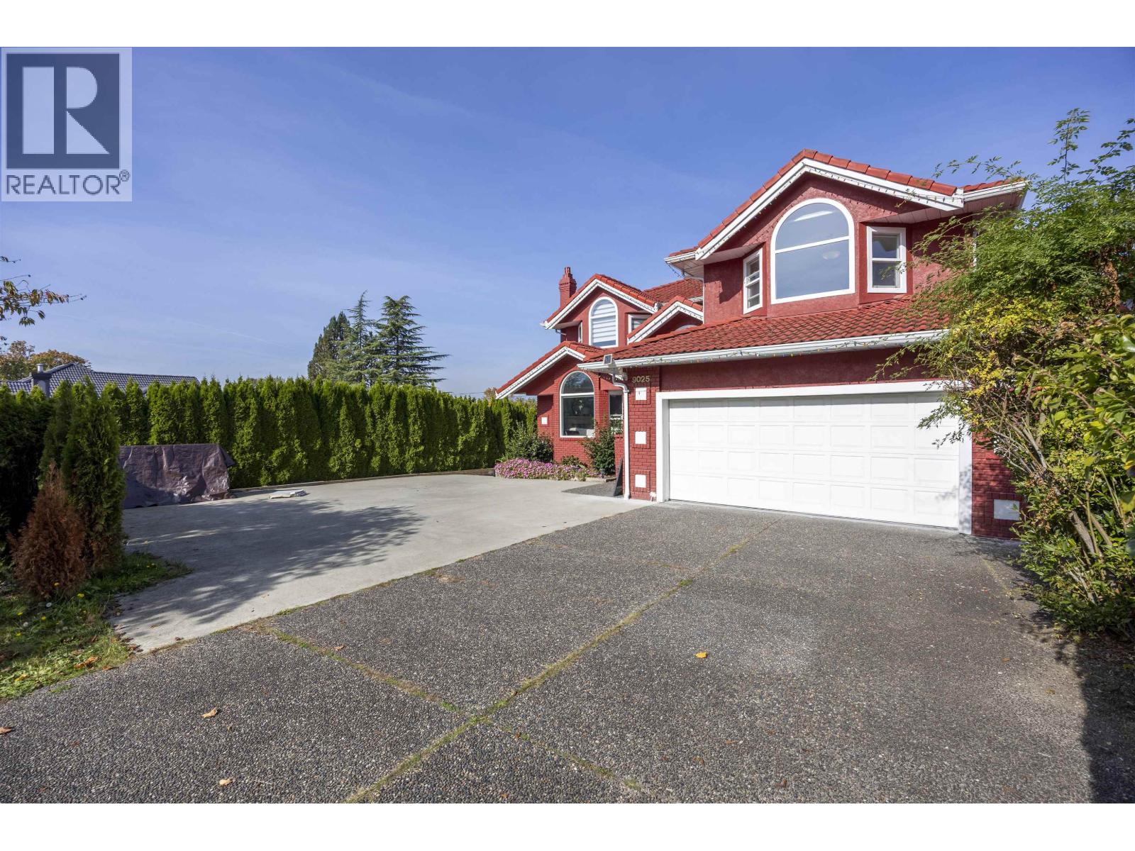 9025 Briar Road Property Photo 2