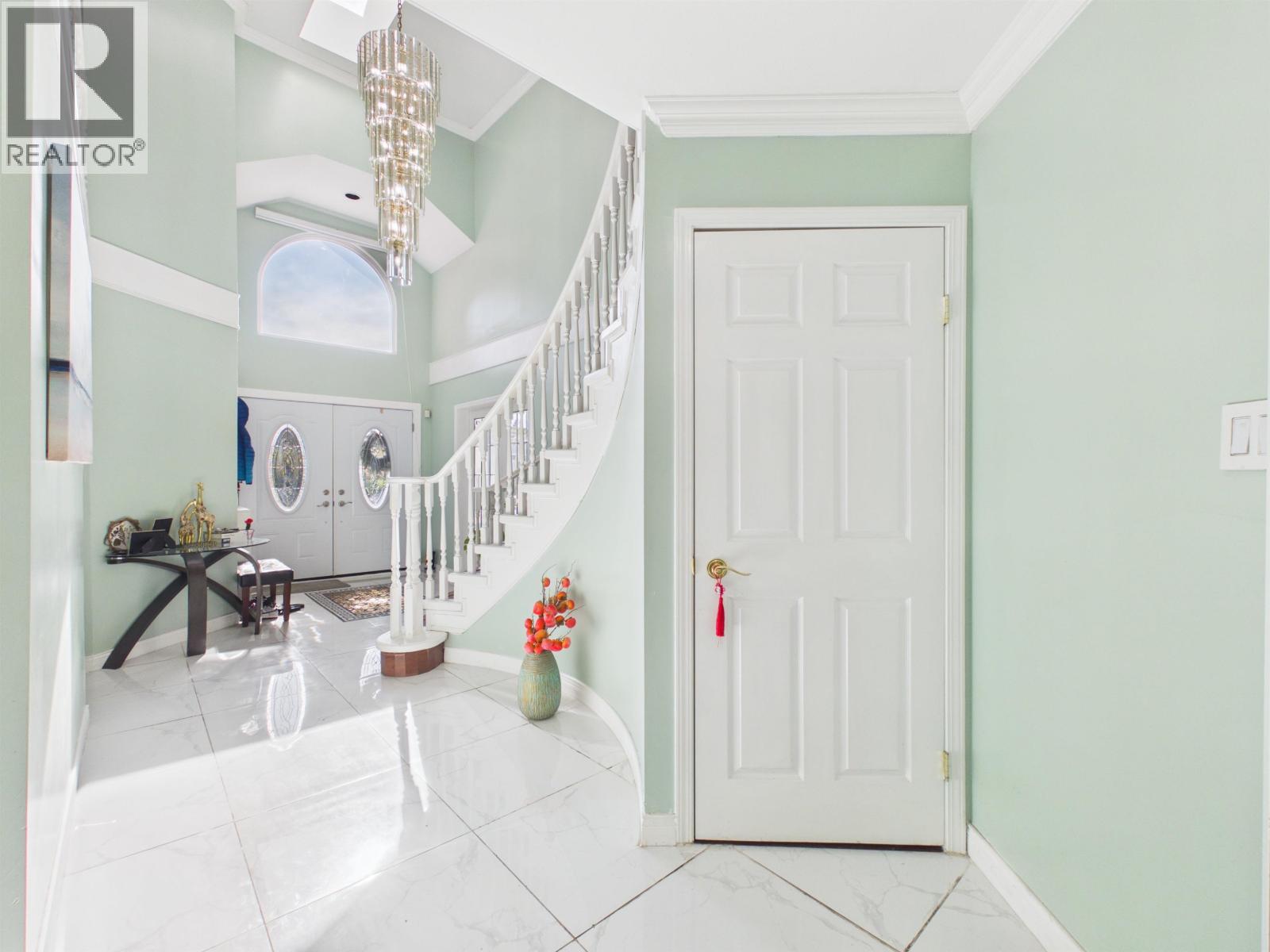 9025 Briar Road Property Photo 15