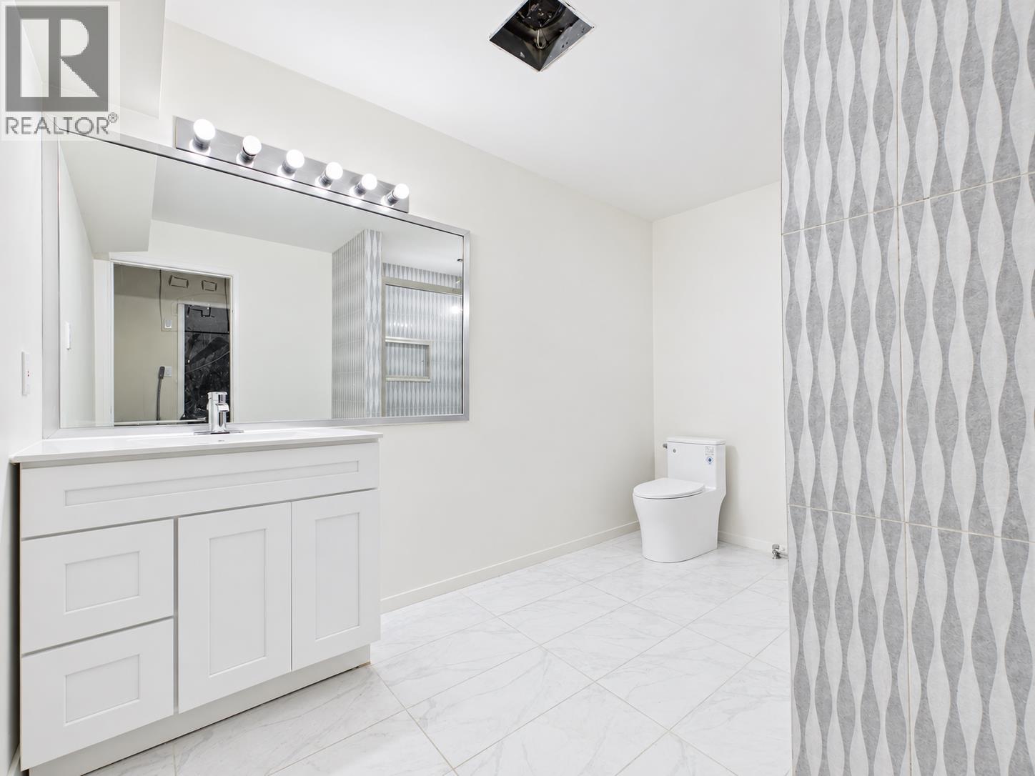 9025 Briar Road Property Photo 22