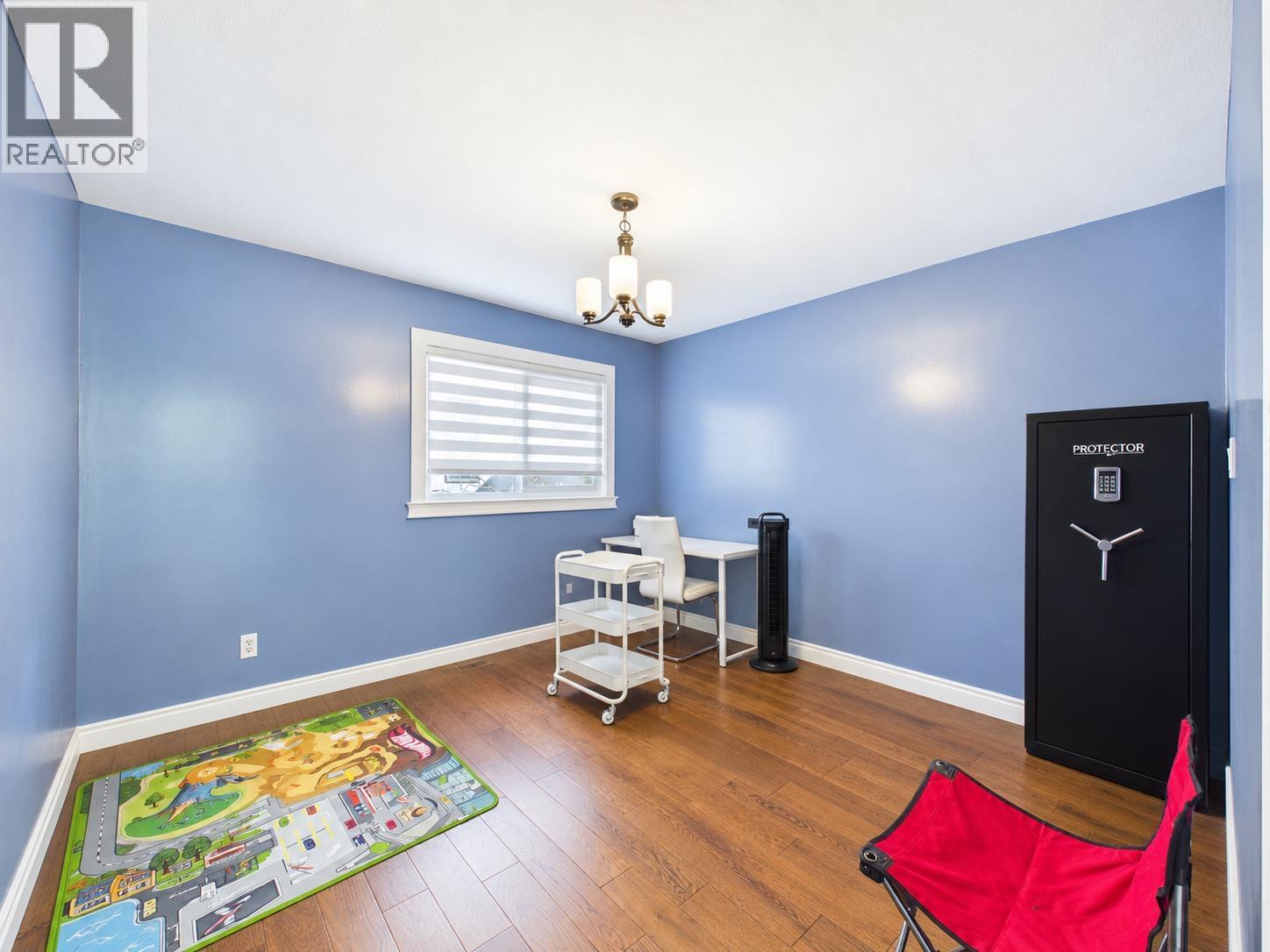 9025 Briar Road Property Photo 31