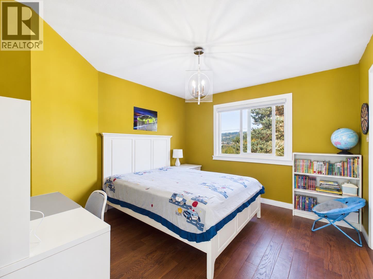 9025 Briar Road Property Photo 32