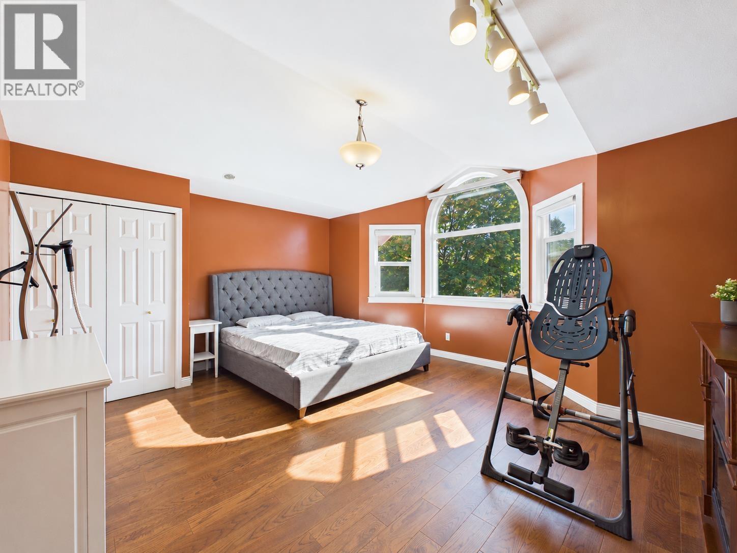 9025 Briar Road Property Photo 34