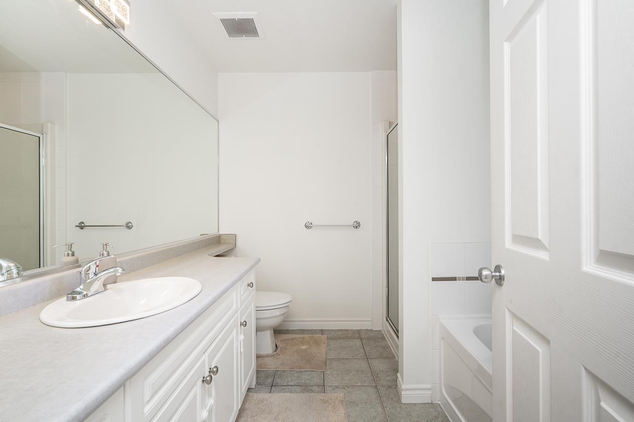 26 14453 72 Avenue Property Photo 19