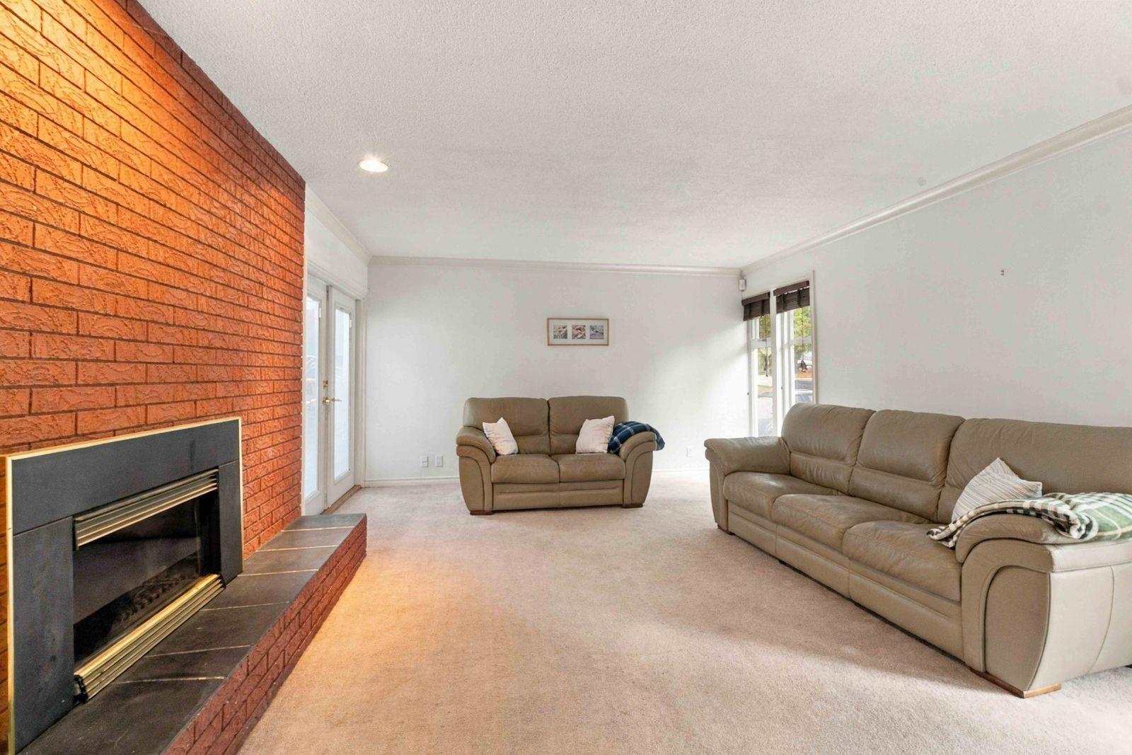 6671 Carncross Crescent Property Photo 7