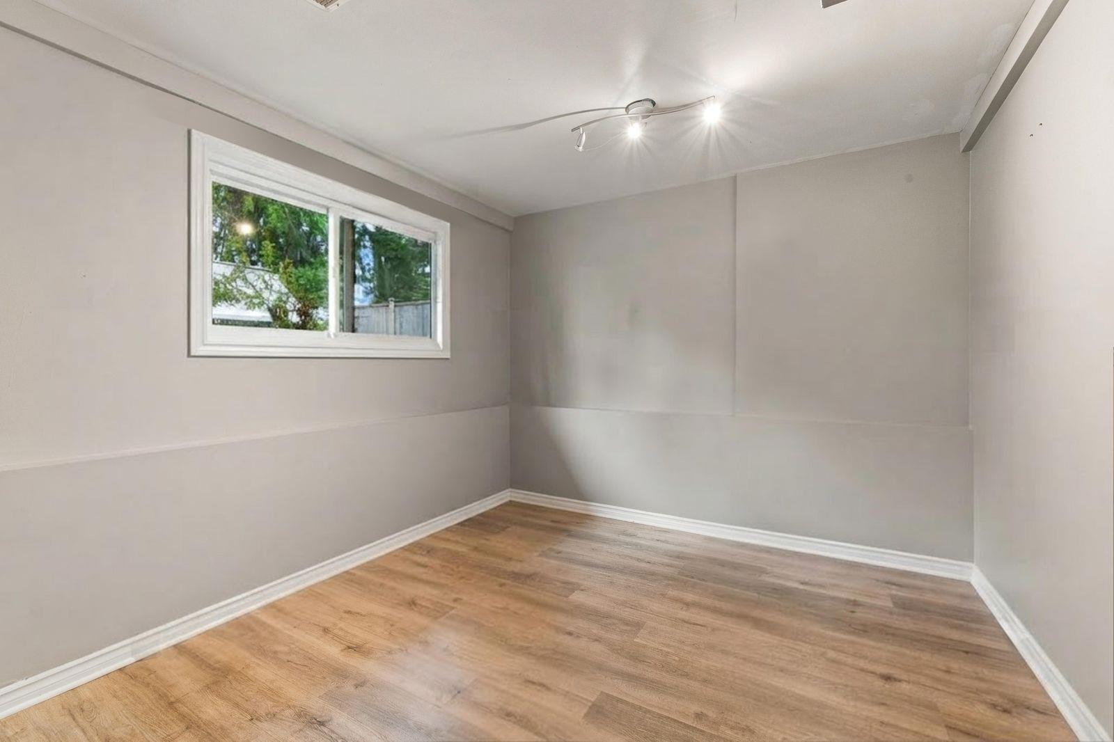 6671 Carncross Crescent Property Photo 23