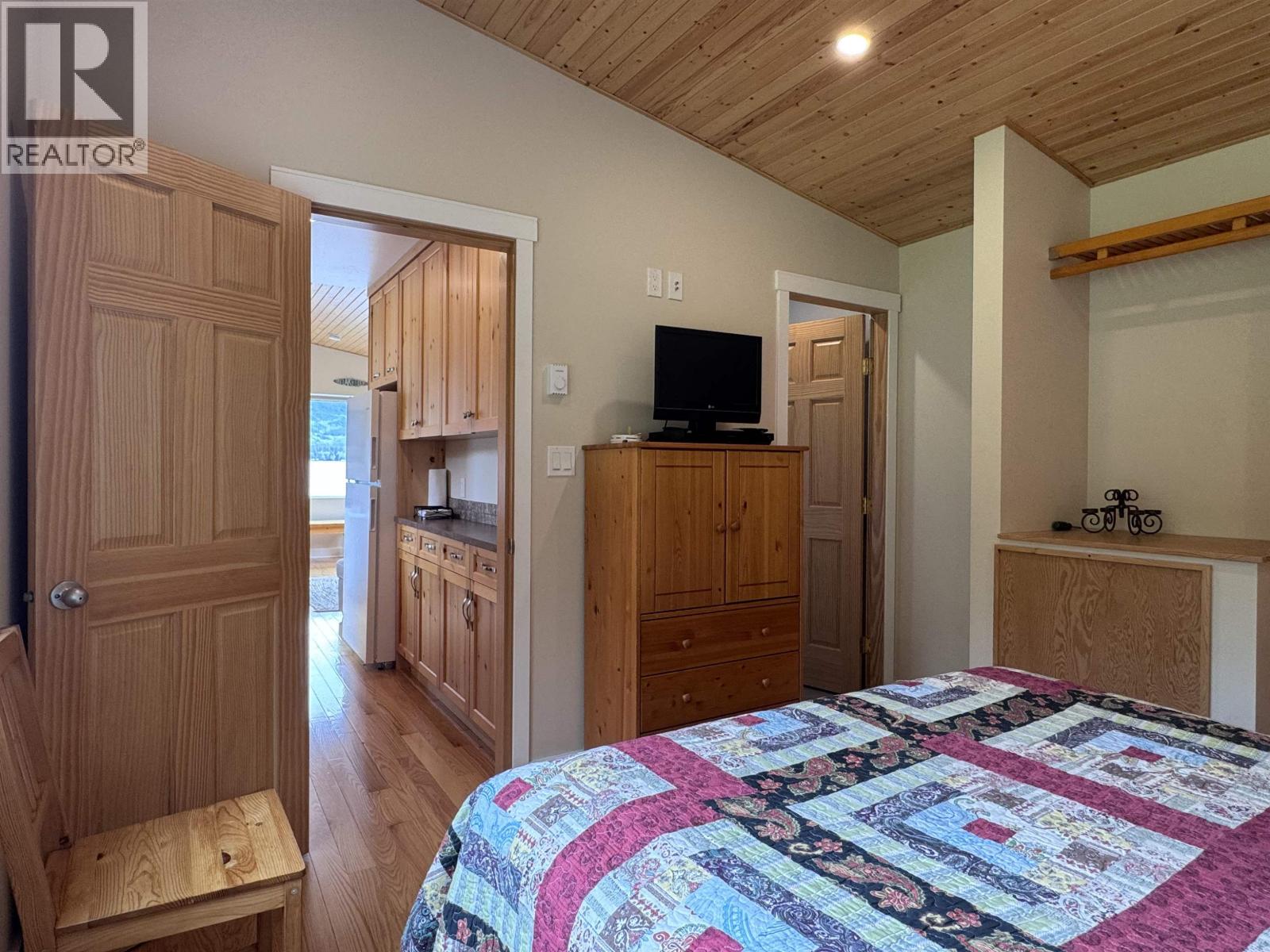 1440 Westside Road Property Photo 14