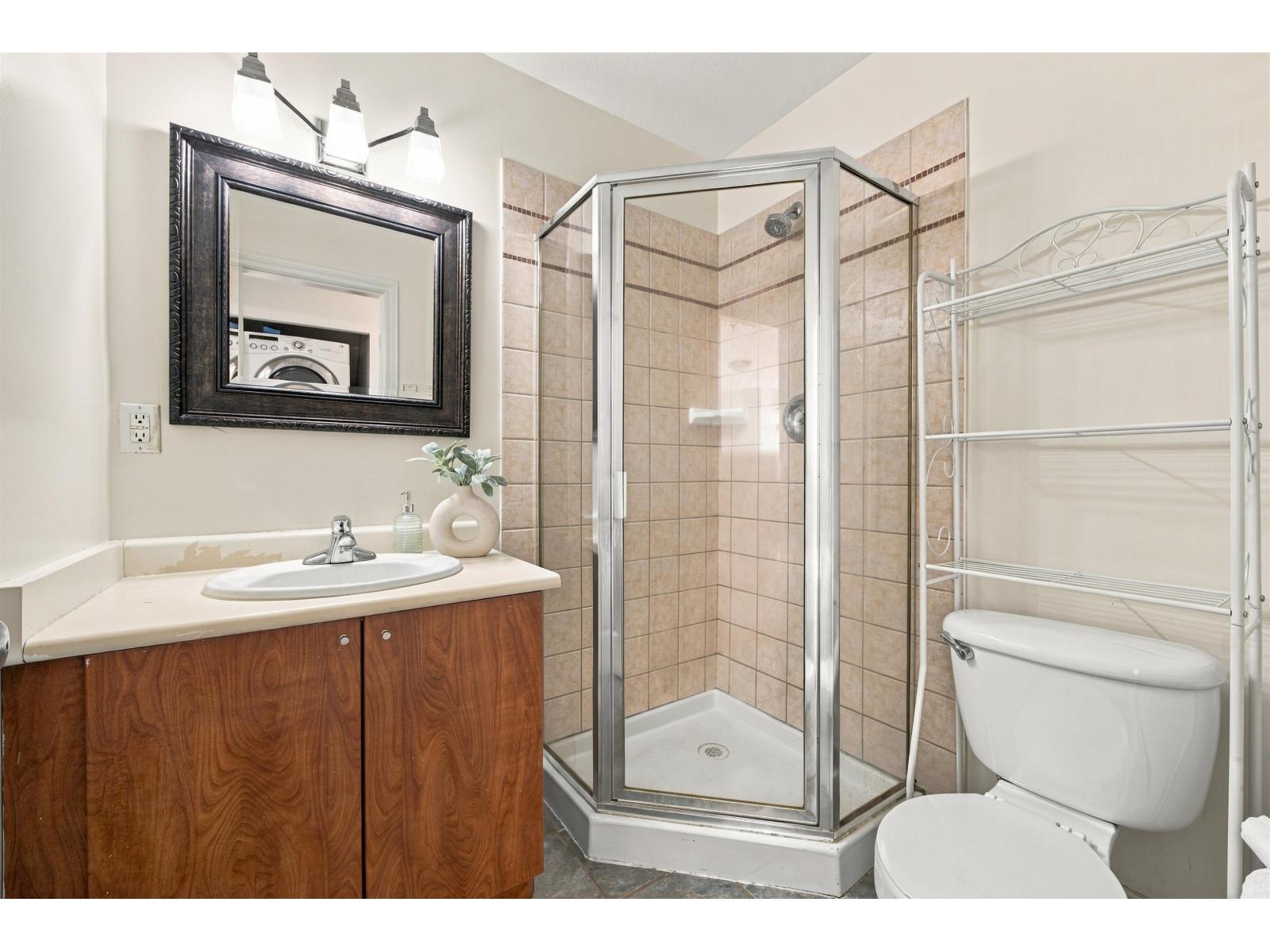 62 6450 199 Street Property Photo 14