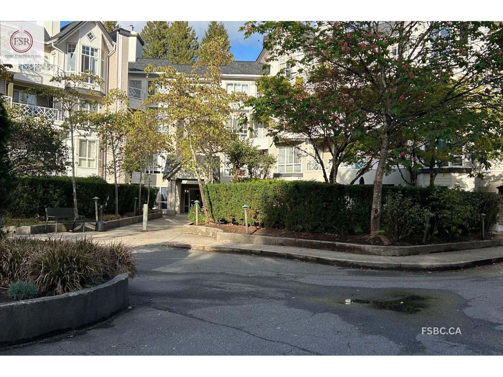 9979 140 St Property Photo 2