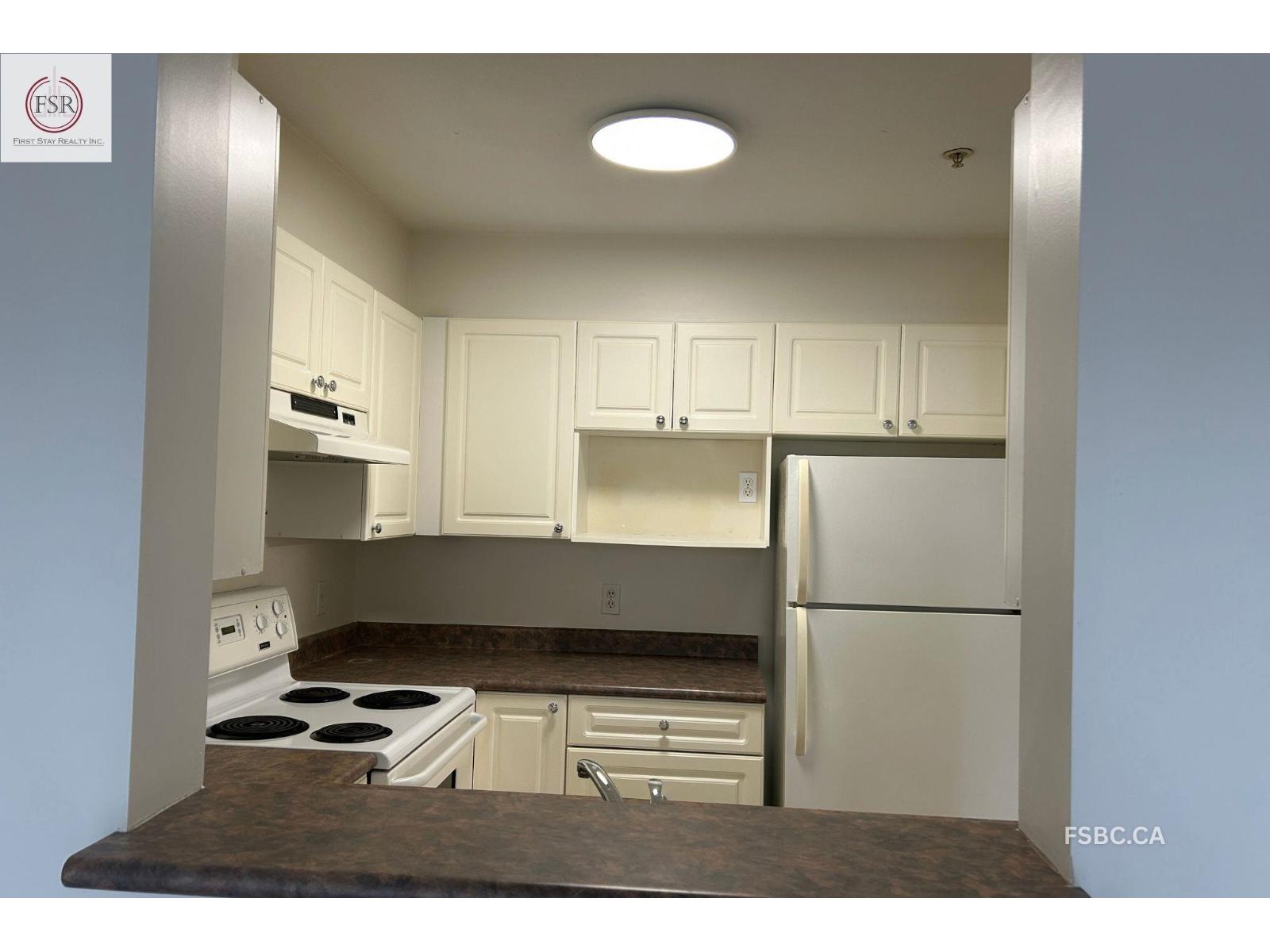 9979 140 St Property Photo 6