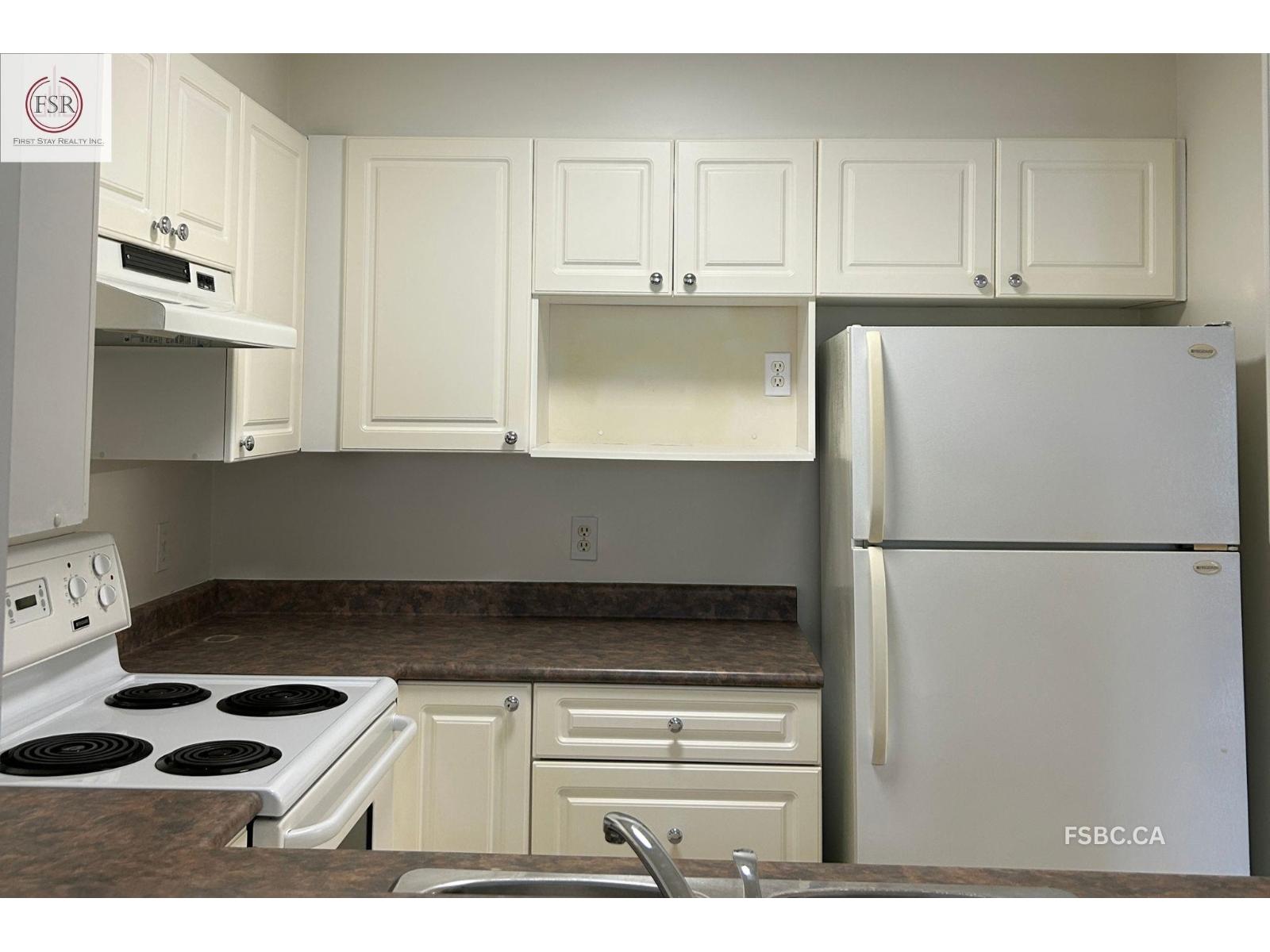 9979 140 St Property Photo 8