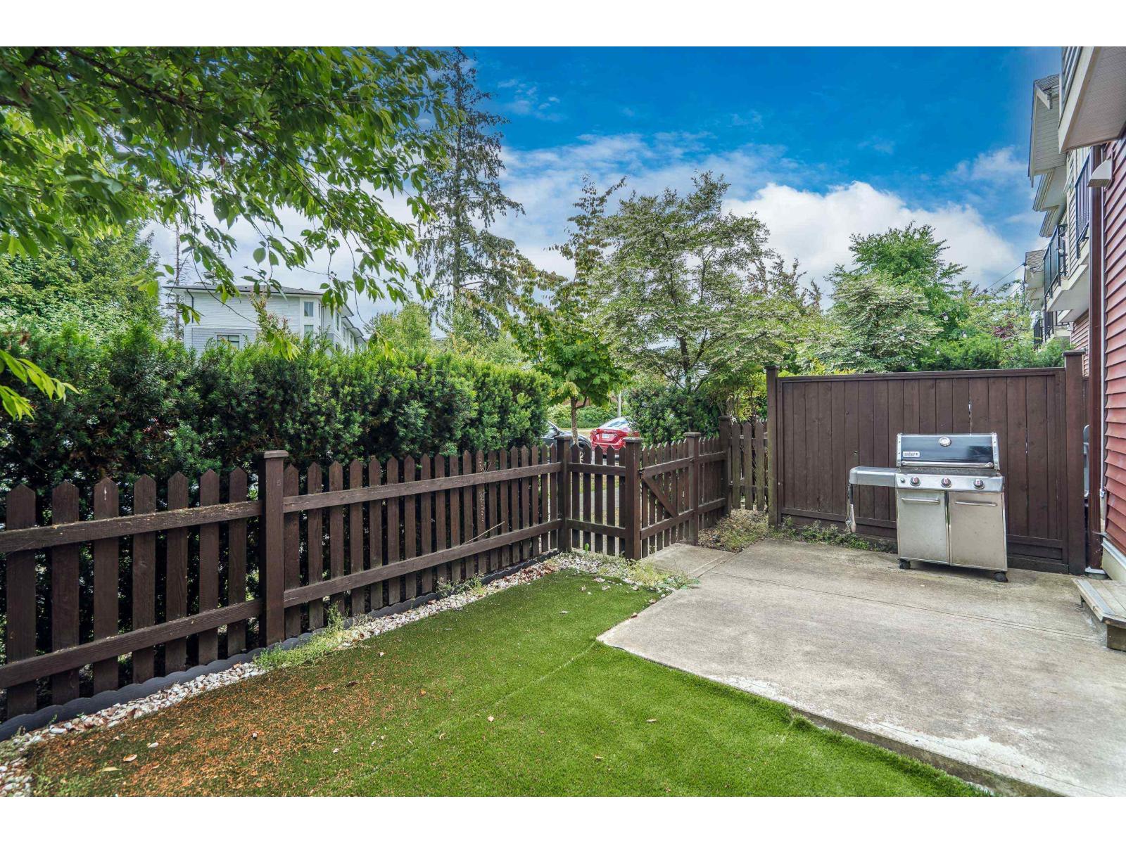 14 6945 185 Street Property Photo 3