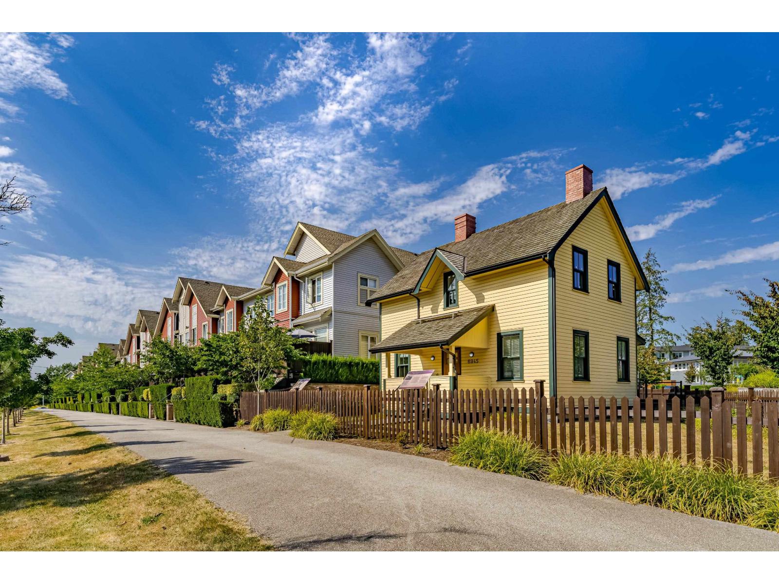 14 6945 185 Street Property Photo 27
