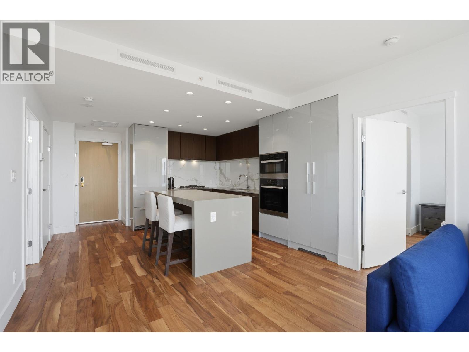 1904 1632 Lions Gate Lane Property Photo 11