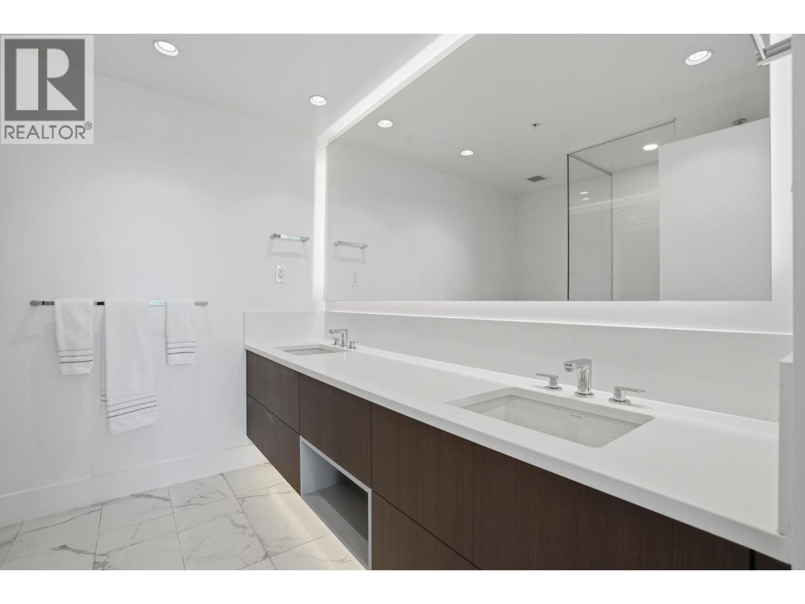 1904 1632 Lions Gate Lane Property Photo 17